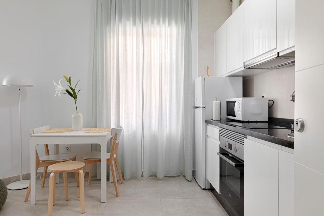 Homeabout Juan De Austria Apartments Malaga Exterior photo