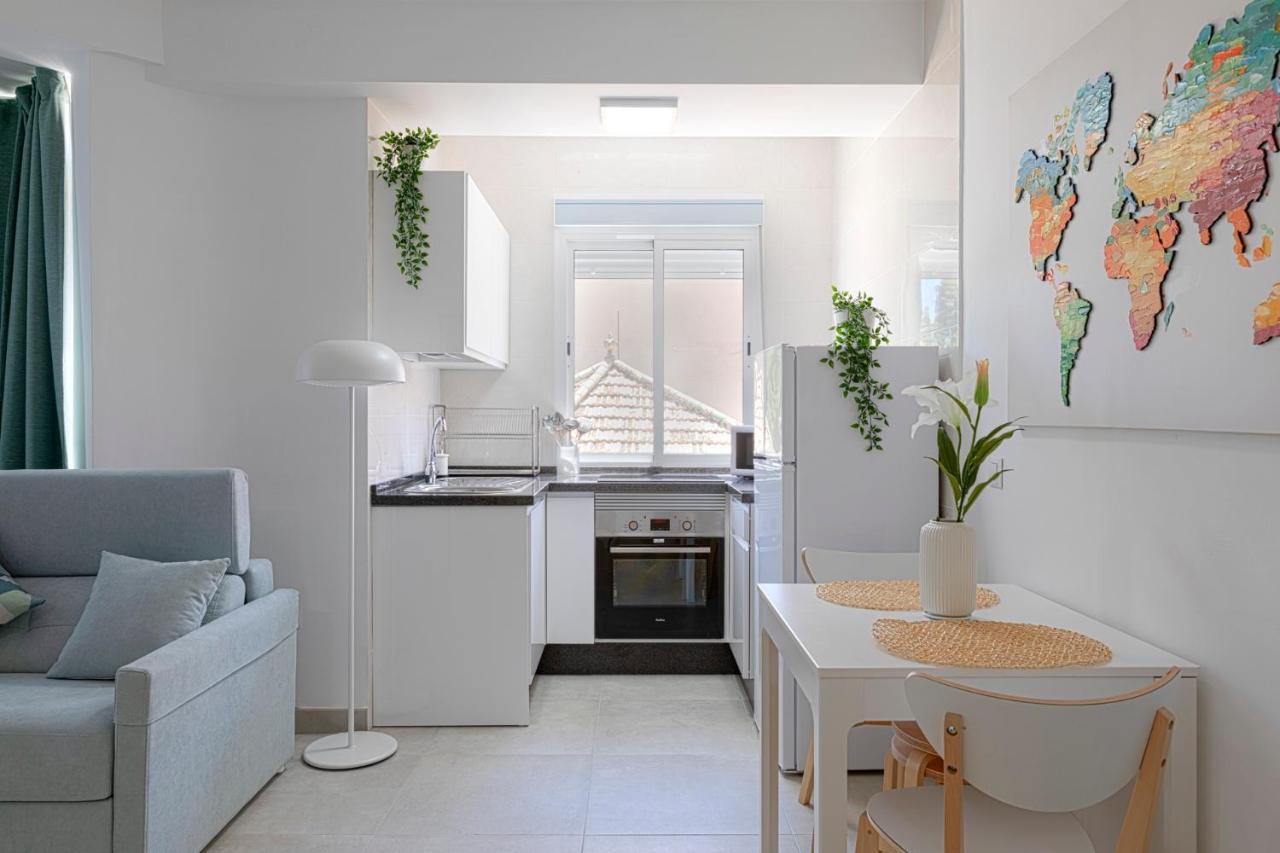 Homeabout Juan De Austria Apartments Malaga Exterior photo