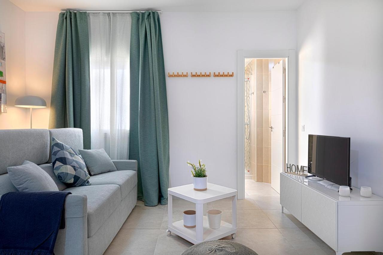 Homeabout Juan De Austria Apartments Malaga Exterior photo