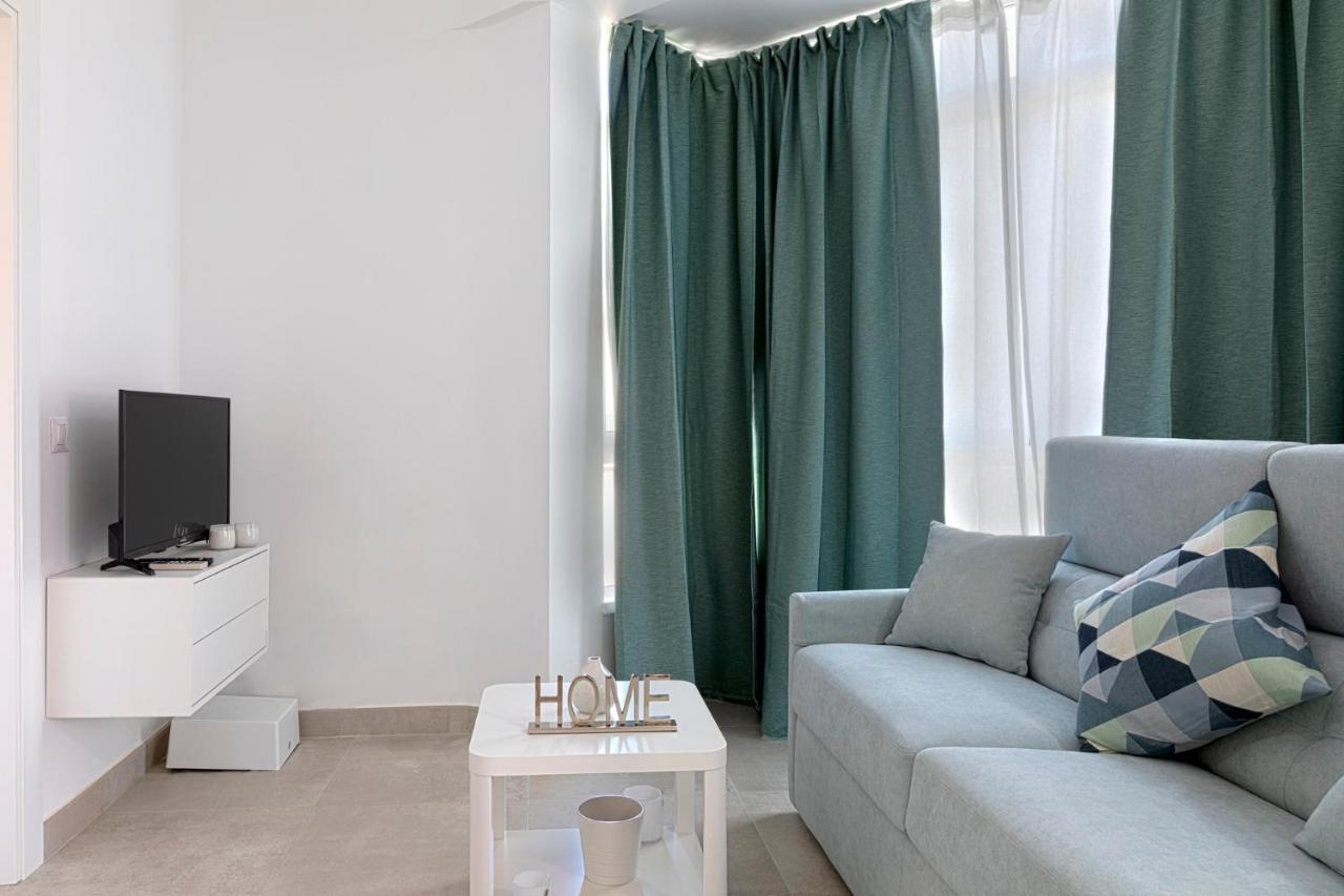 Homeabout Juan De Austria Apartments Malaga Exterior photo