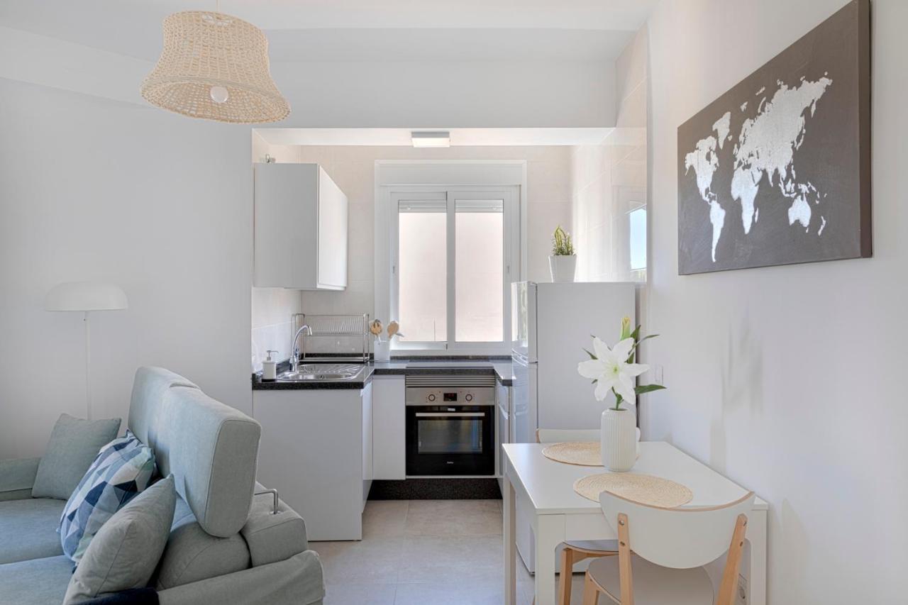 Homeabout Juan De Austria Apartments Malaga Exterior photo